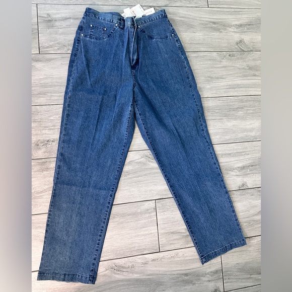 NWT Alfred Dunner Classic Blue Denim Average Length Jeans size 10 - Picture 1 of 7